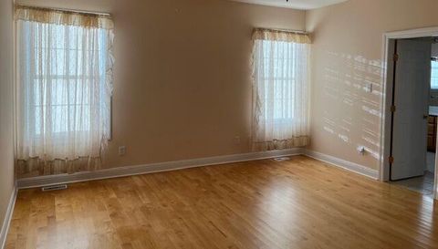2327 Glennridge Rd