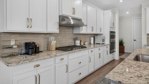 75 Crossfield Pl