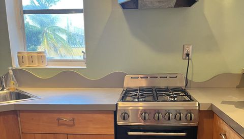 240 Collins Ave APT 2B