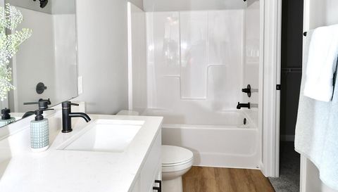 2387 Eagle Valley Drive S