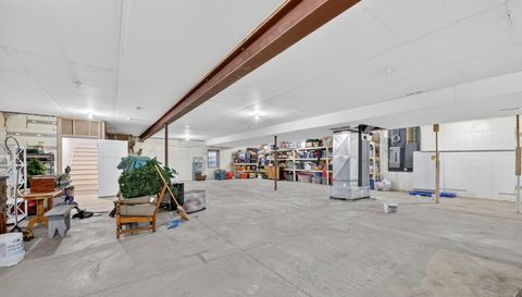 2252 Applegrove St NE