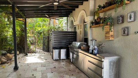 949 Harbor View N