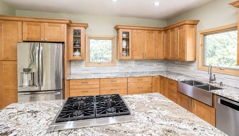 1368 Hunter Circle