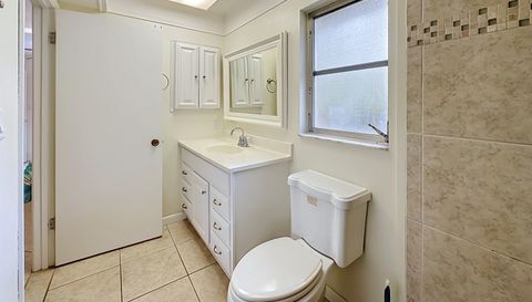 3944 NW 40th Ct