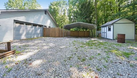 28 Coon Tail Rd