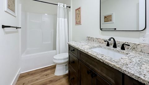 14217 Camelot Pl