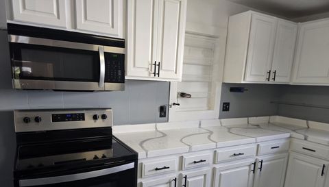 4710 Springfield Blvd