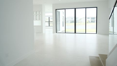 9516 Riverside Pk Dr