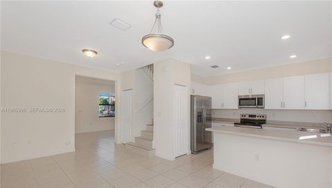14732 181 Terrace