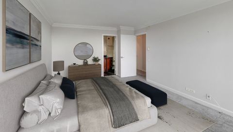 5733 N Sheridan Road