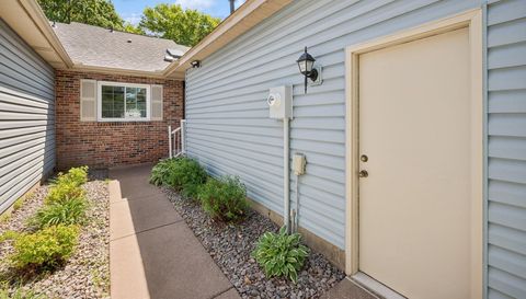 2639 Lake Court Circle