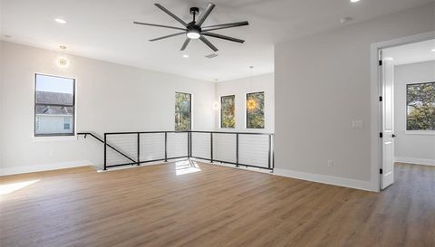 3215 W PRICE AVENUE