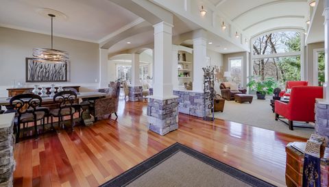 4209 N Oak Pointe Ct NE