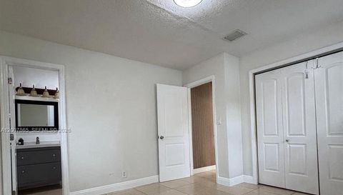 6870 5th Ct