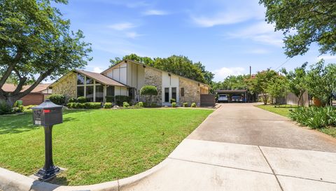 1201 Rockmoor Dr