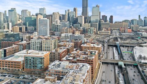 913 W Van Buren Street