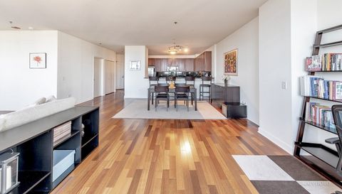 1600 S Prairie Avenue