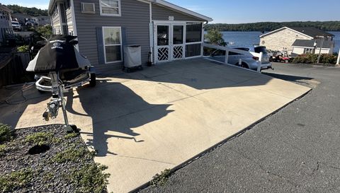195 Grand View Dr