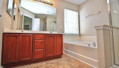 1212 Oakdale Commons Ct