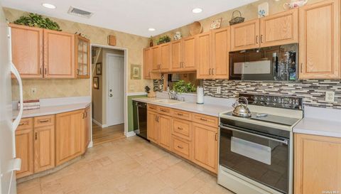 3 Yarmouth Ln