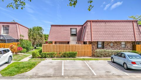 7496 Courtyard Run E