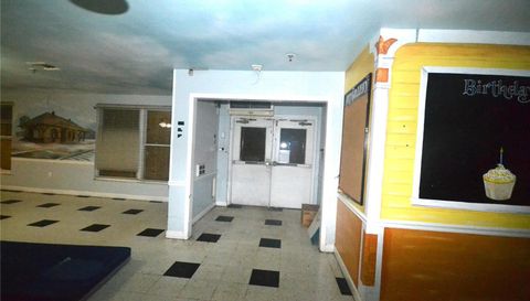 107 S Lincoln Street