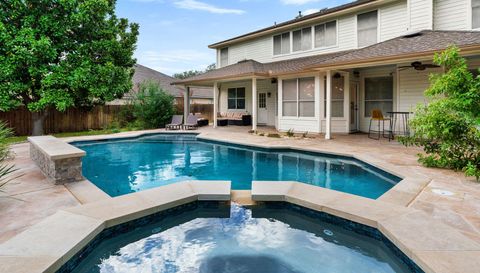 807 Clarence Bohls LN