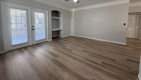 3478 Westchester Square