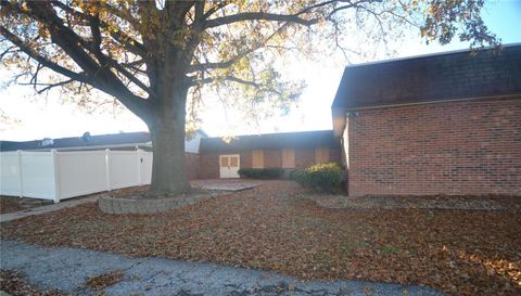 107 S Lincoln Street