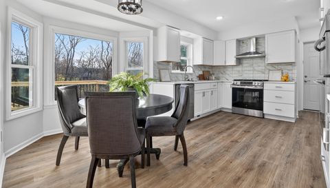 6210 N Shadowhill Way