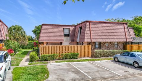 7496 Courtyard Run E