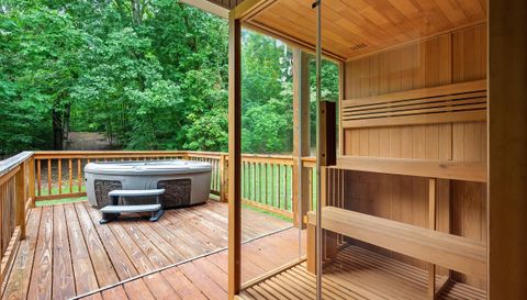 910 English Mountain Rd