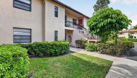 9272 Vista Del Lago