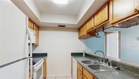 117 N MERCURY AVENUE