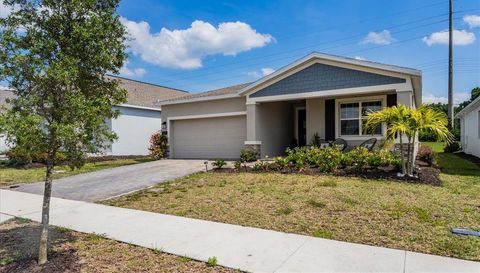 5616 QUIET PALM LOOP