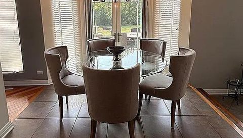 6N274 W Ridgewood Ln