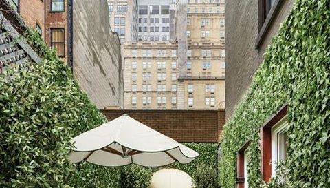 10 E 62nd St