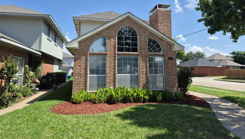 2035 Greenview Dr
