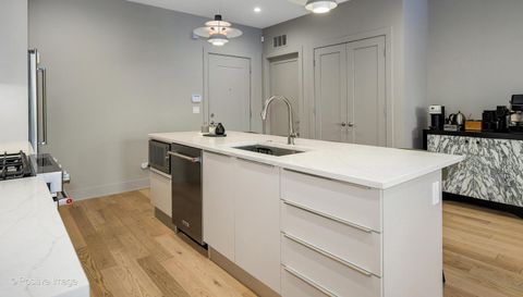 1335 N Western Avenue