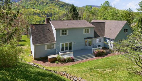 29 Small Mountain Dr