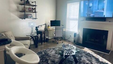 1873 Sterling Oaks Cir NE