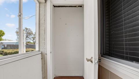 202 Red Maple Pl