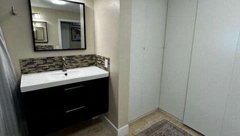 5520 Coach House Cir