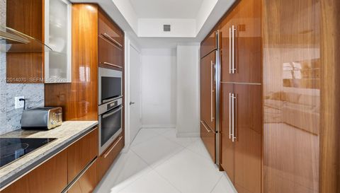 2711 N Ocean Dr