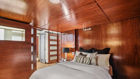 801 Washington Avenue N