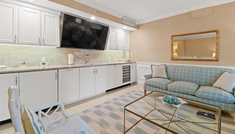 455 Australian Avenue