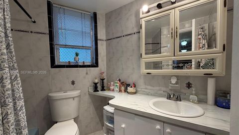 1701 Miami Gardens Dr