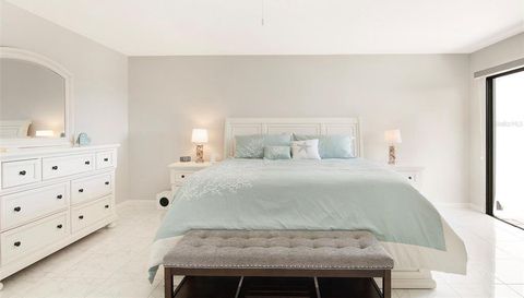 557 PINELLAS BAYWAY S