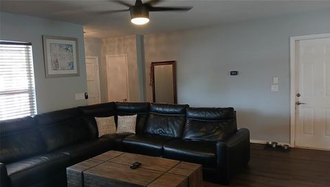 2209 JACARANDA COURT