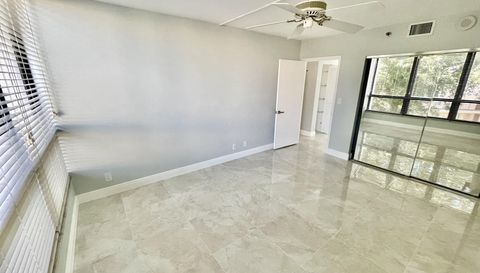 5951 Wellesley Park Dr